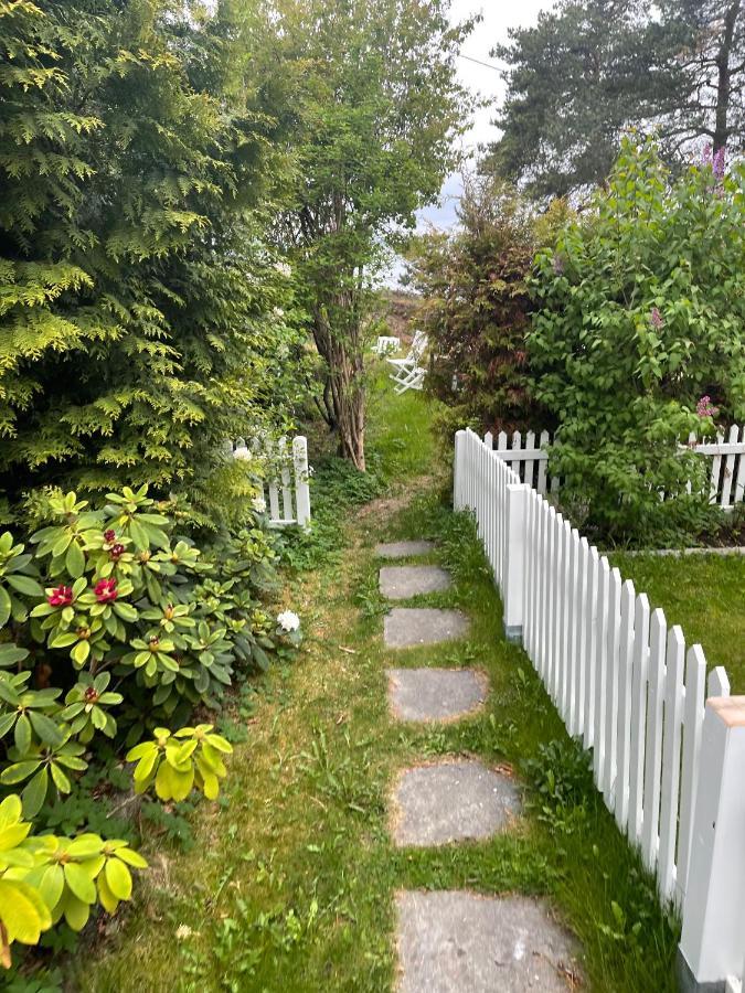 Nice Apartment With1 Bedroom Separate Living Room With A Sofa Bed And A Tiny Kitchen A Bathroom Located In Nordstrand Near By The Sea For 3 Guests With A Garden And Grill 5 Extra Guests With Extra Cost In The Cabin With Sea View Just Outside The Apar Oslo Exteriér fotografie
